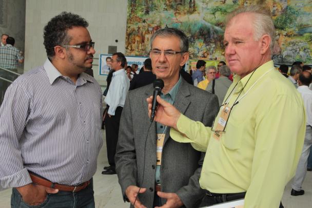 Imagem da notícia: Vereadores Alceu Guimarães e David Bertanha participam de Congresso e apresentam reivindicações 