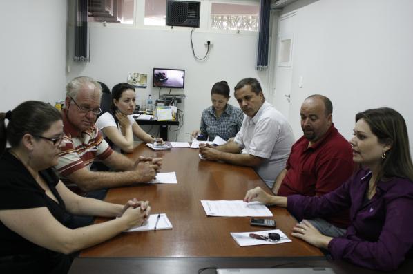 Imagem da notícia: Comissão se reúne com consultoria jurídica