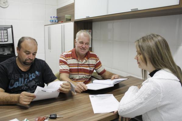 Imagem da notícia:  Comissão analisa pareceres