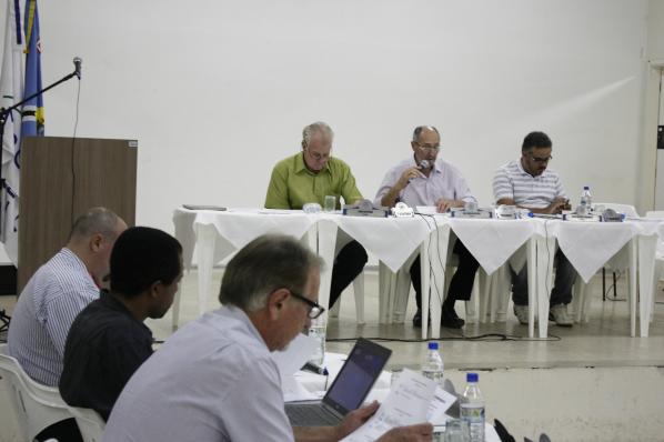 Imagem da notícia:  Projeto que cria taxa da luz é rejeitado
