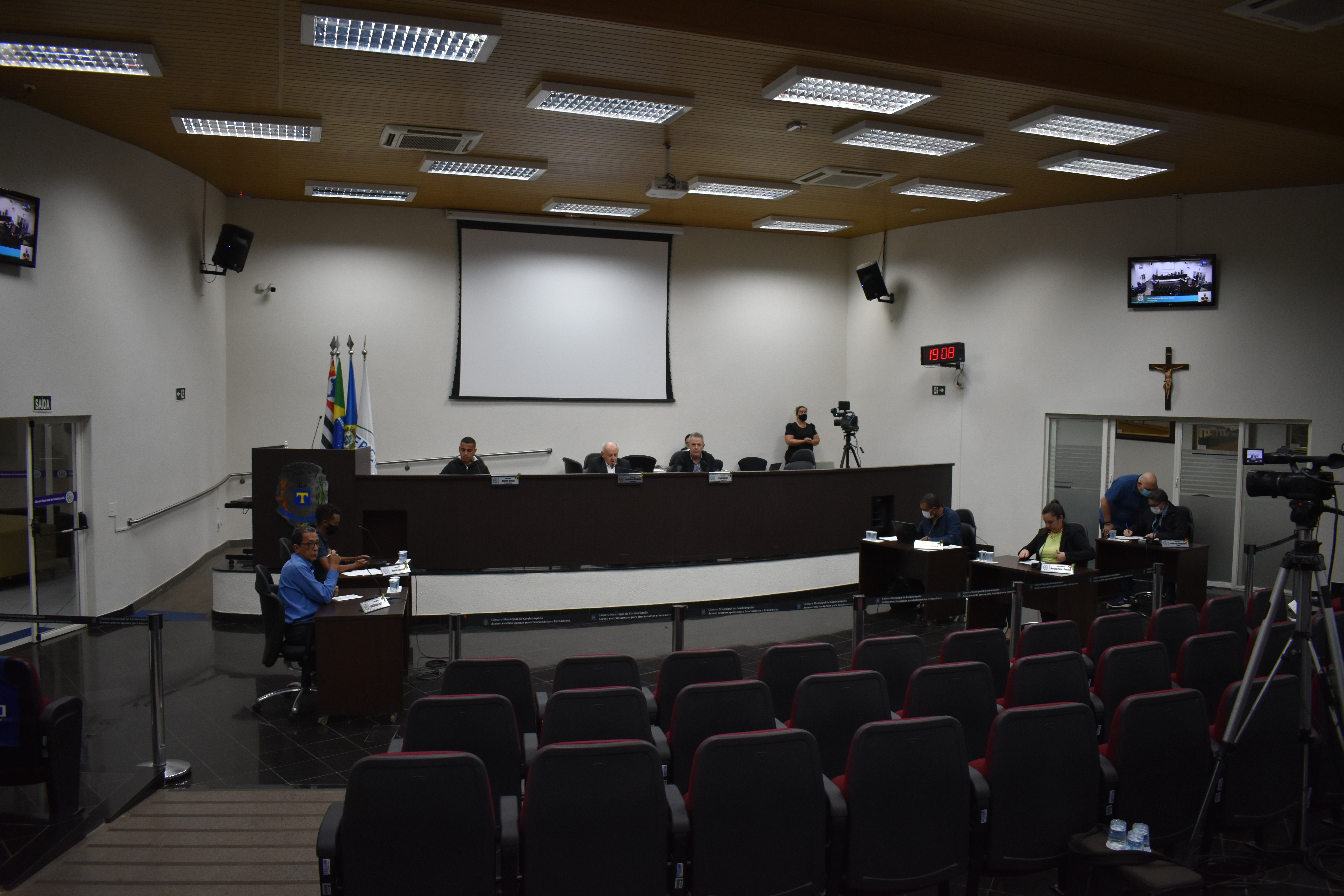 Imagem da notícia: A última Sessão antes do recesso tem indicações de melhorias para os bairros