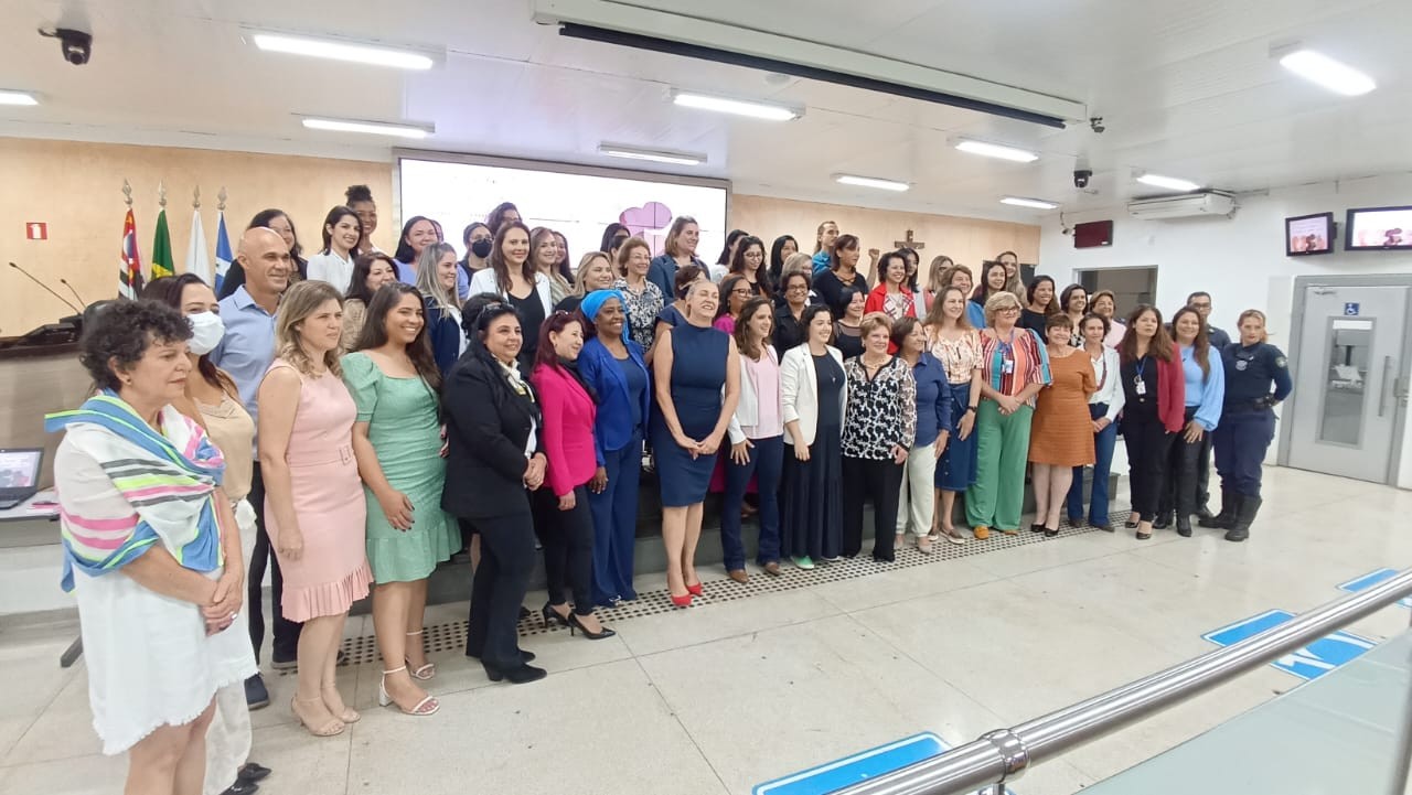 Imagem da notícia: Vereadora Neusa participa do 1° encontro de Procuradoras especiais e Vereadoras do interior paulista