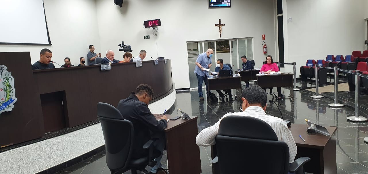 Imagem da notícia: Parlamentares apresentaram indicações de melhorias durante a 24ª Sessão