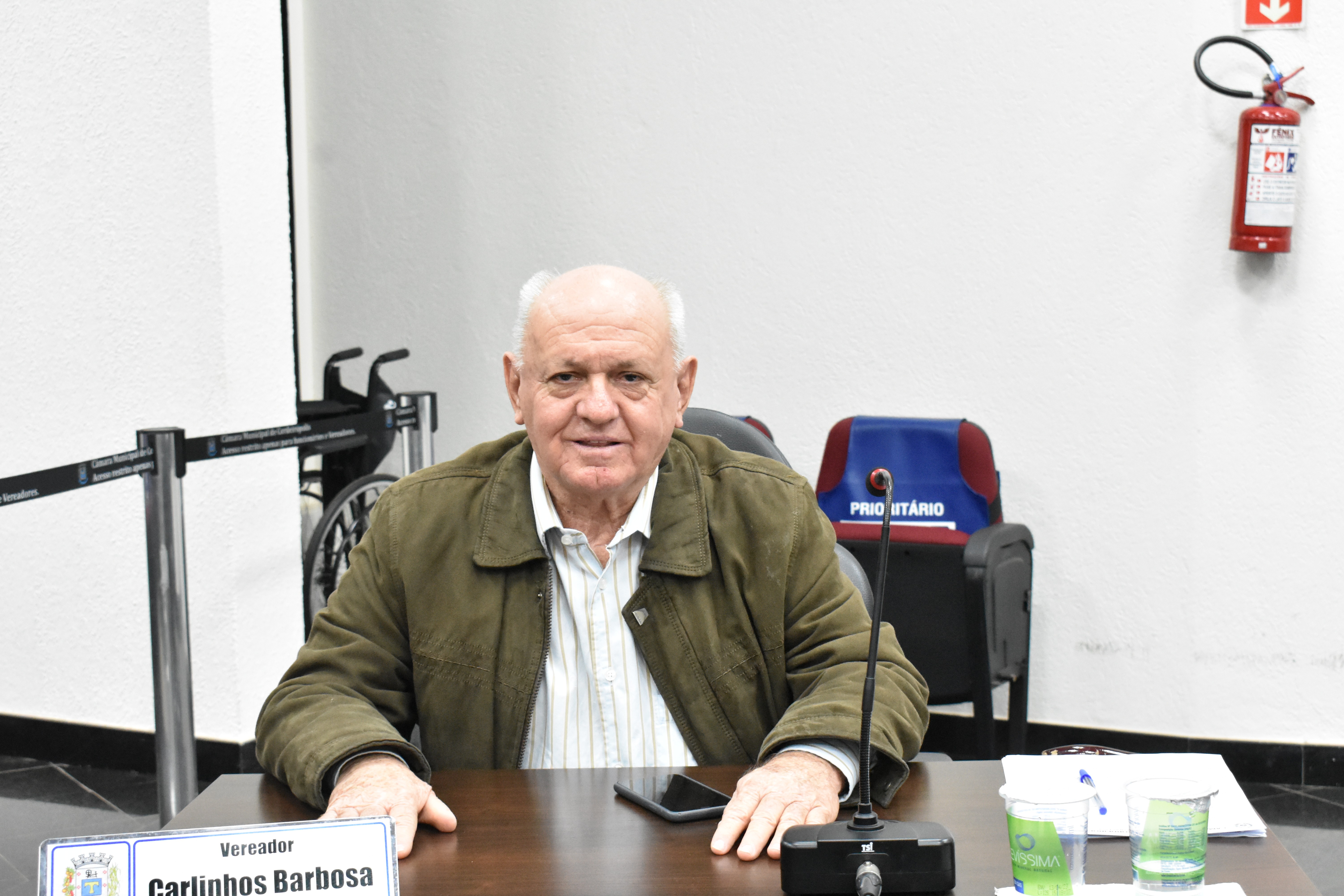 Imagem da notícia: Vereador Carlos Ap. Barbosa reassume sua cadeira no Câmara Municipal