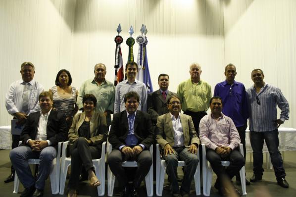 Imagem da notícia: Parlamento Regional tem nova mesa diretora