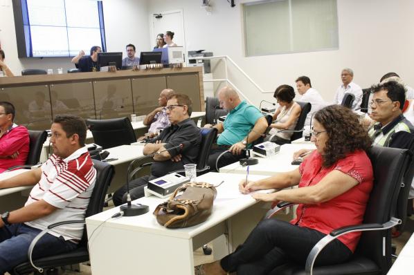 Imagem da notícia: Dengue é debatida na região