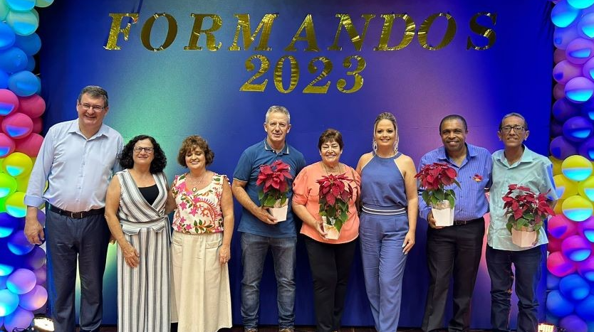 Imagem da notícia: Vereadores prestigiam formatura do ensino infantil em Cordeirópolis