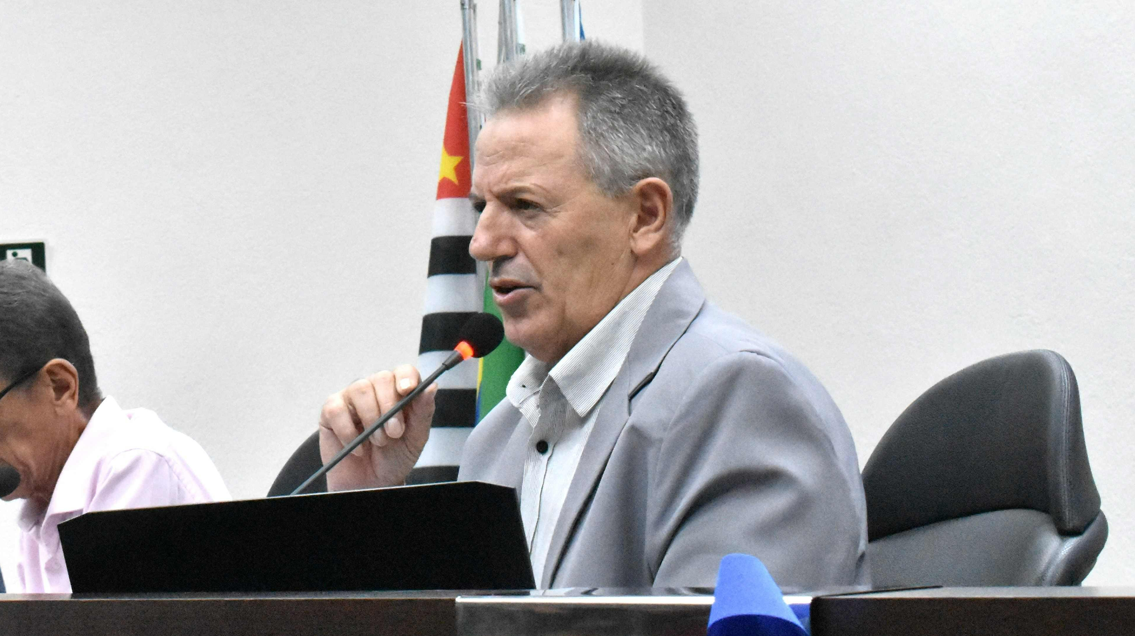 Imagem da notícia: Ver. Paulo Cesar Morais propõe honrarias à personalidades do Município