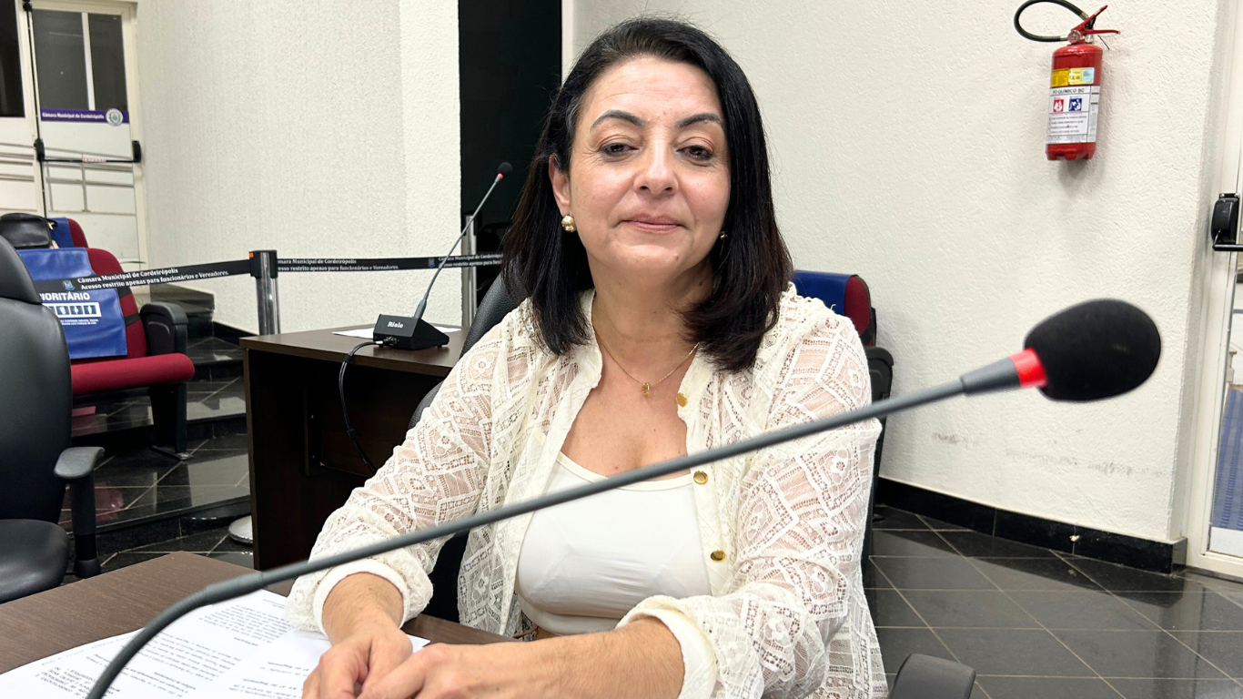 Imagem da notícia: Vereadora busca informações sobre a retirada de tocos de árvores na cidade