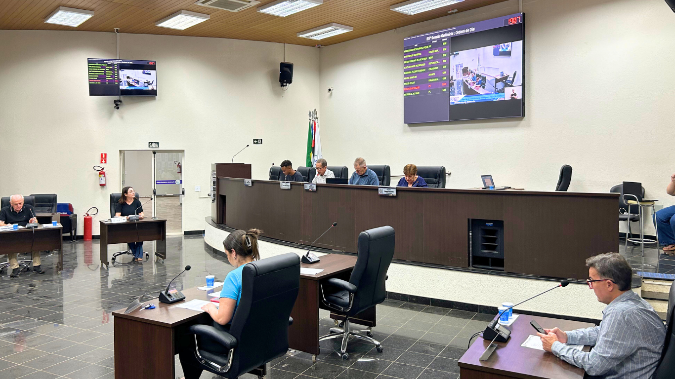 Imagem da notícia: Câmara de Cordeirópolis Aprova Mudança no Plano Diretor: Redução da Caixa Viária da Estrada Pedro Zanetti