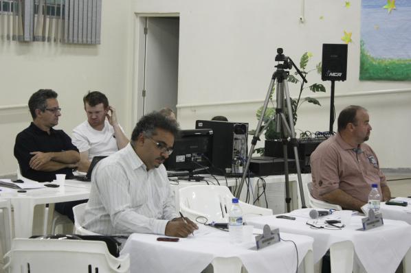 Imagem da notícia: Vereadores discutem problemas da cidade e aprovam projetos