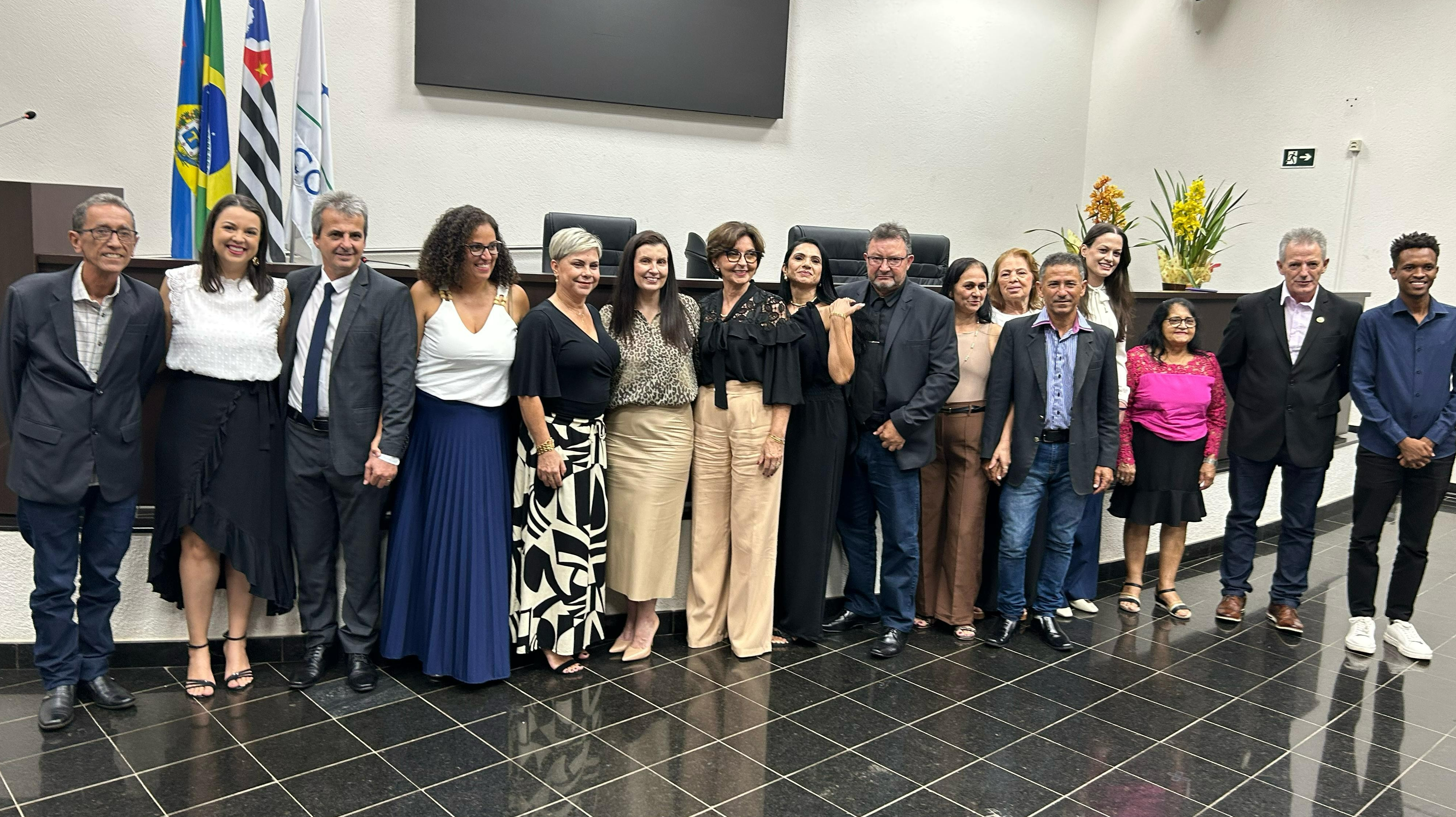 Imagem da notícia: Câmara encerra mês de março com homenagem às mulheres