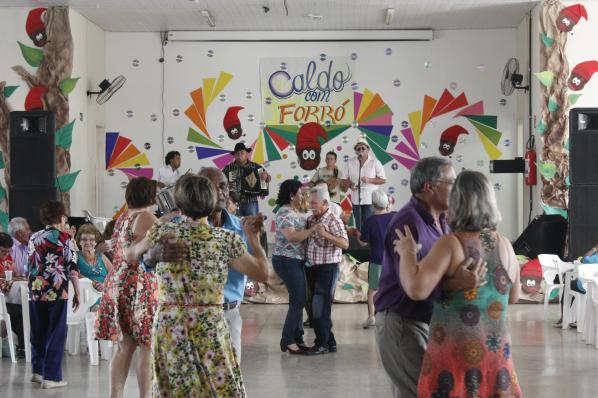 Imagem da notícia: David prestigia evento da Terceira Idade