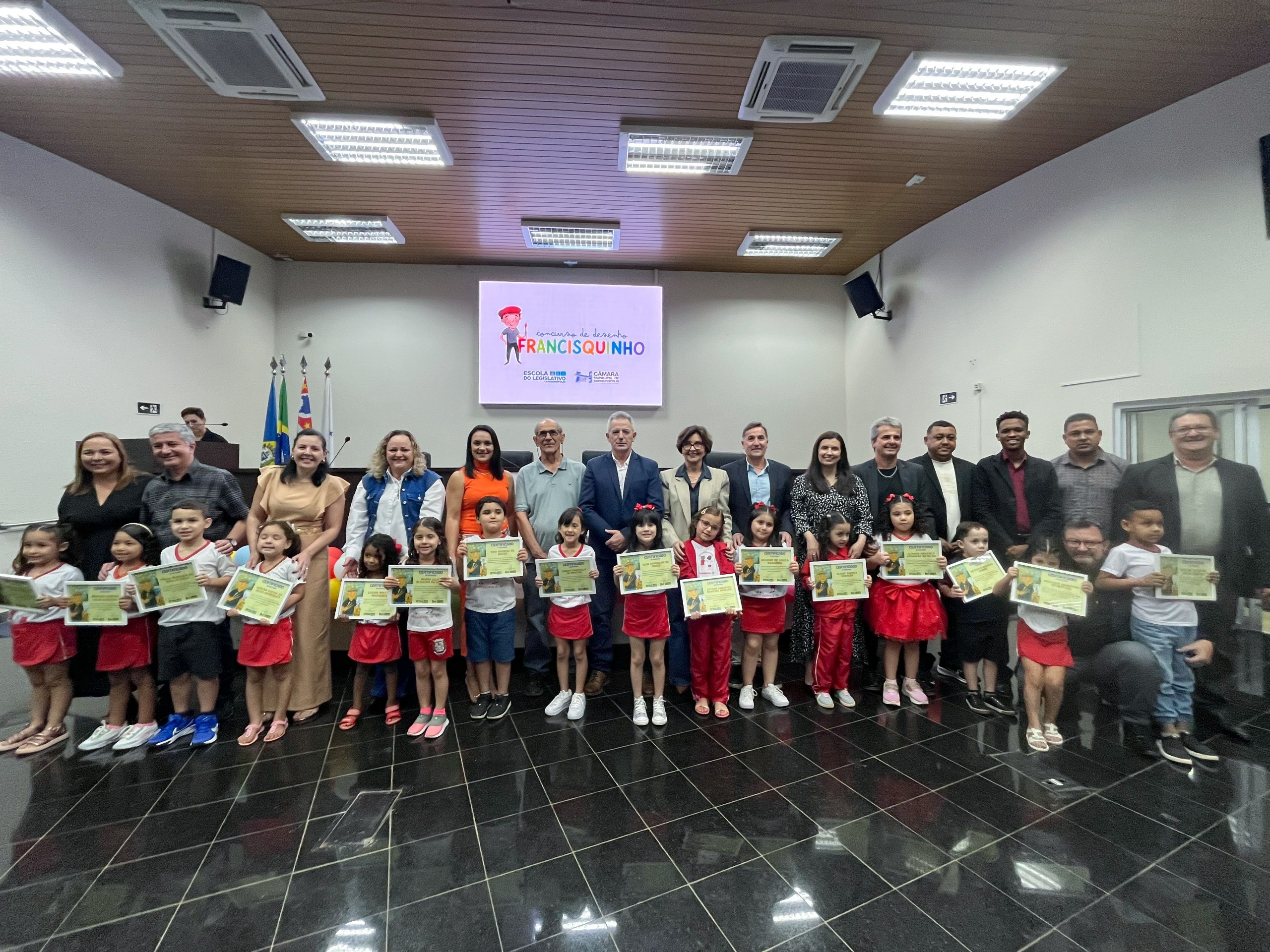 Imagem da notícia: Câmara realiza comemoração do 1º Concurso de Desenho Francisquinho