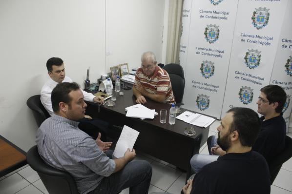 Imagem da notícia: Entregue projeto para reforma do prédio