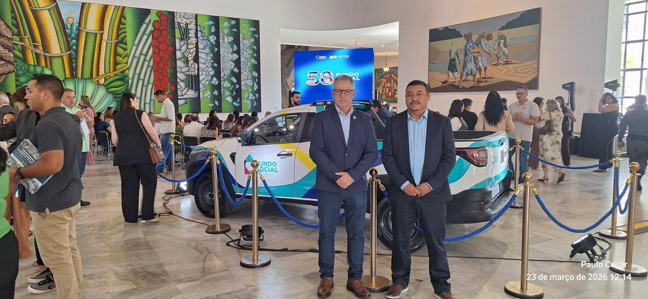 Imagem da notícia: Vereadores de Cordeirópolis acompanham entrega de veículo para o Fundo Social