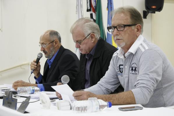 Imagem da notícia: Sessão, amanhã, será no teatro