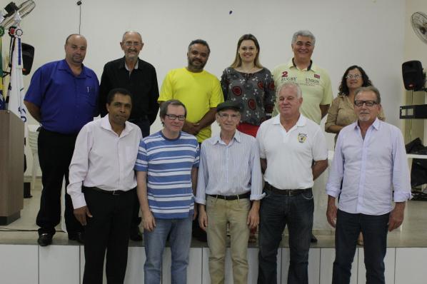 Imagem da notícia: Aprovada homenagem ao radialista Osvaldo Victório