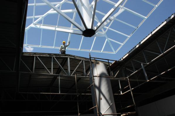 Imagem da notícia: Estrutura metálica é instalada