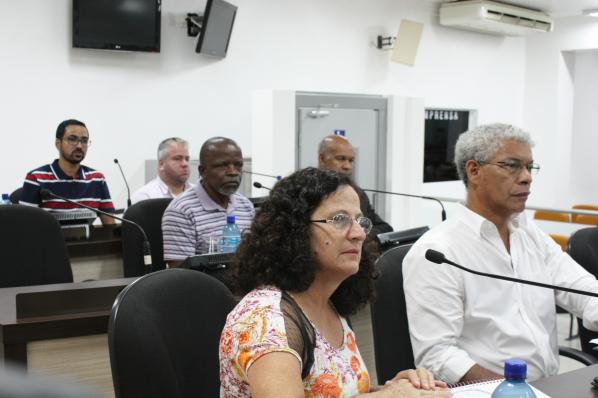 Imagem da notícia: Parlamento discute fechamento das oficinas culturais