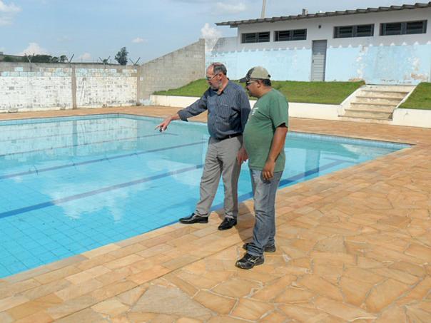 Imagem da notícia: Vereadores visitam Escola Estadual "Prof. Odécio Lucke" e Centro Esportivo do Jardim Progresso