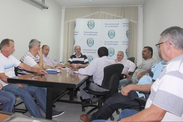 Imagem da notícia: Vereadores se reunem com o Assessor Jurídico do Legislativo